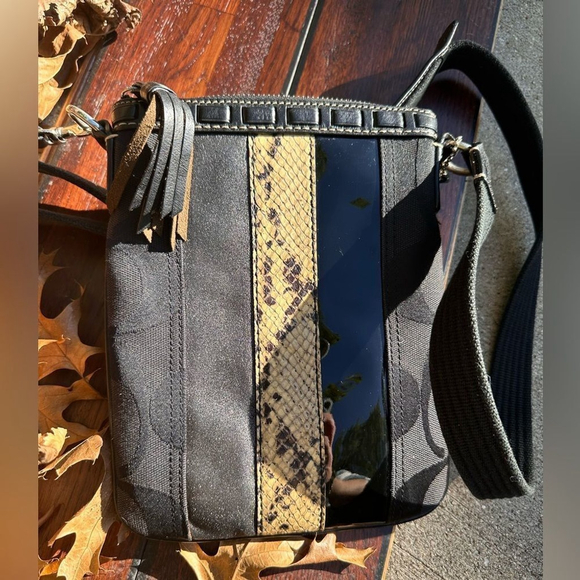 COACH Hampton Swingpack Signature Jacquard Stripe Python Patent Leather main image 2